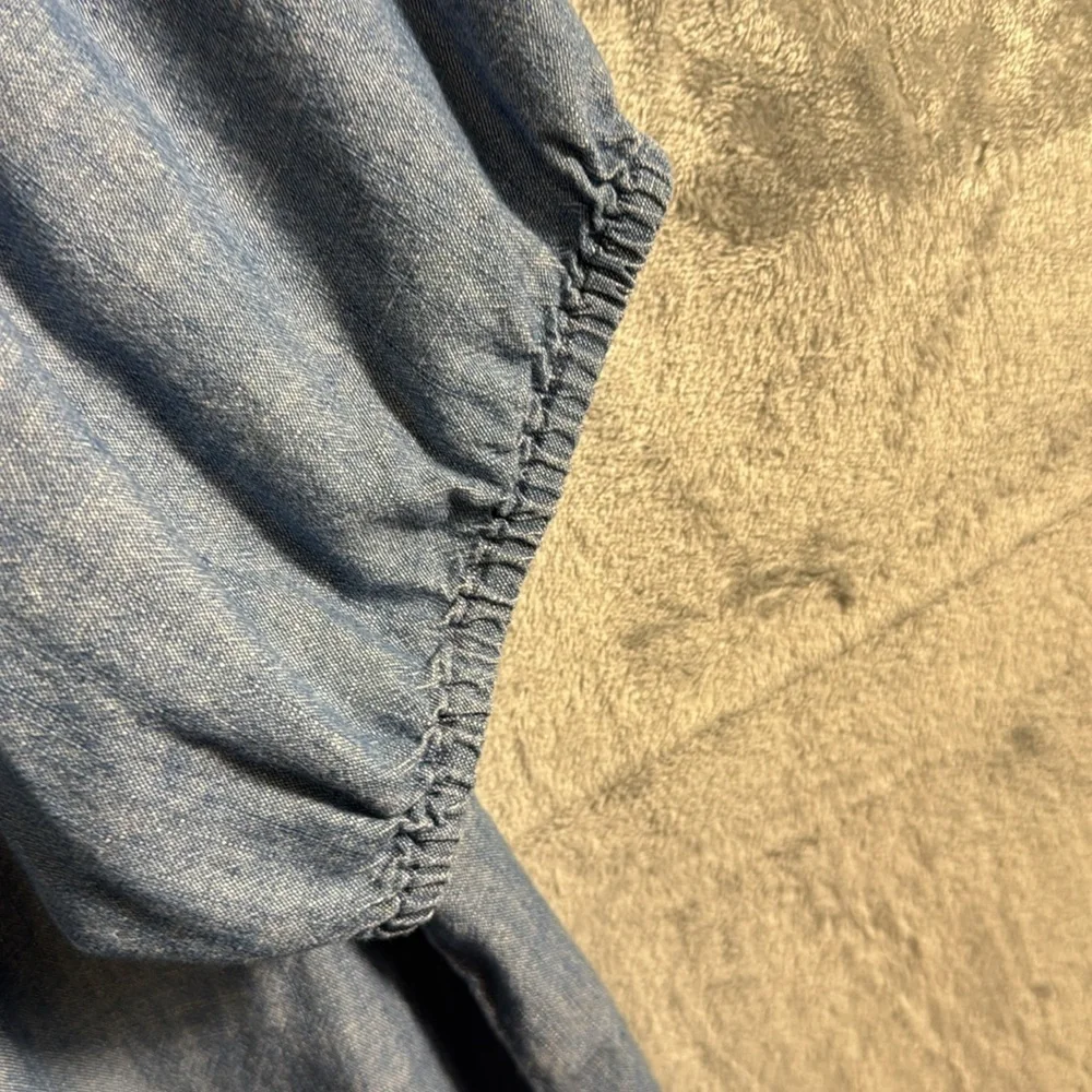 J. Crew top women’s petite medium Chambray Puff‎ Sleeve Blouse Relaxed Fit